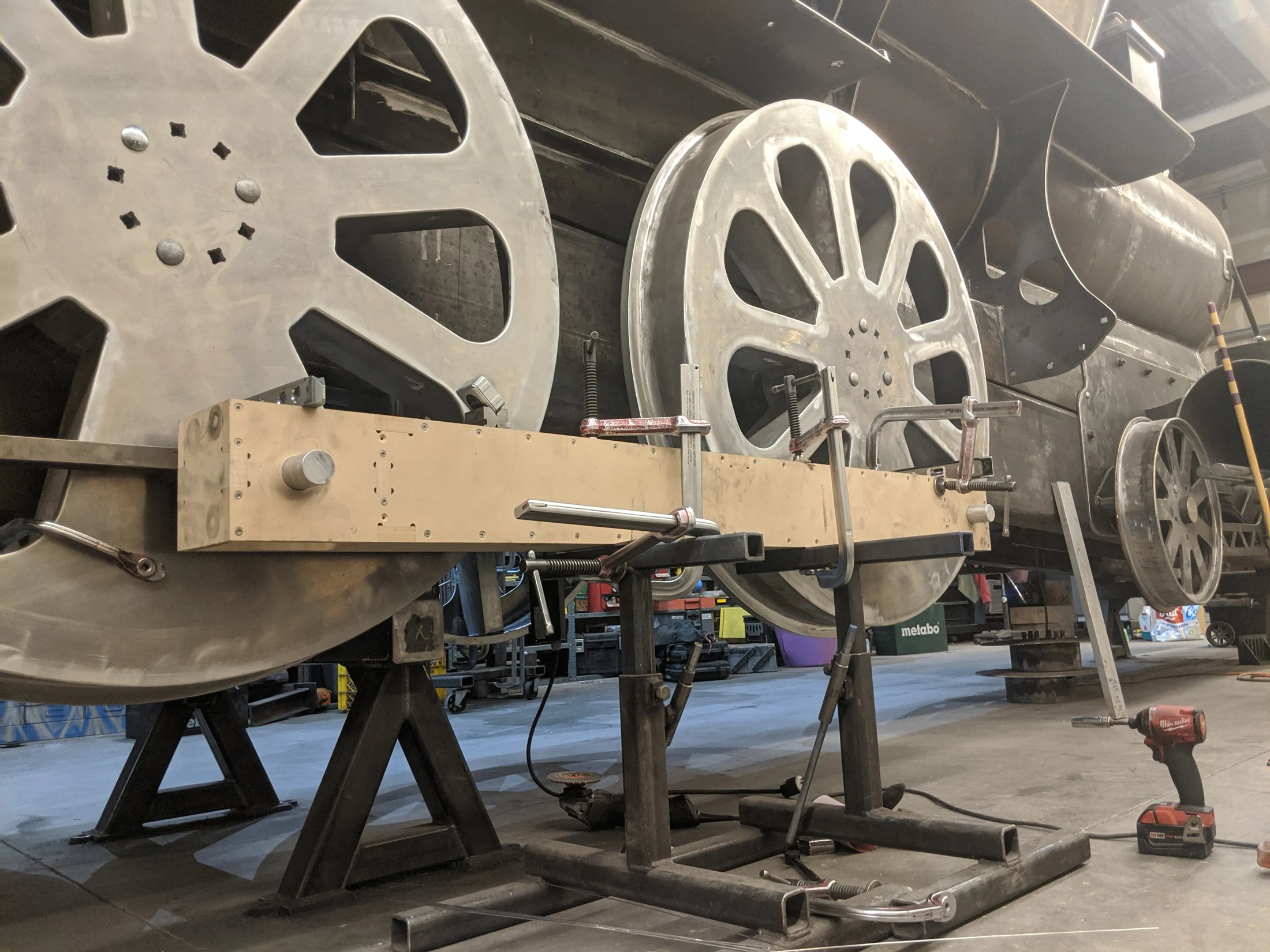 Lawn Dart frame and wheel assembly